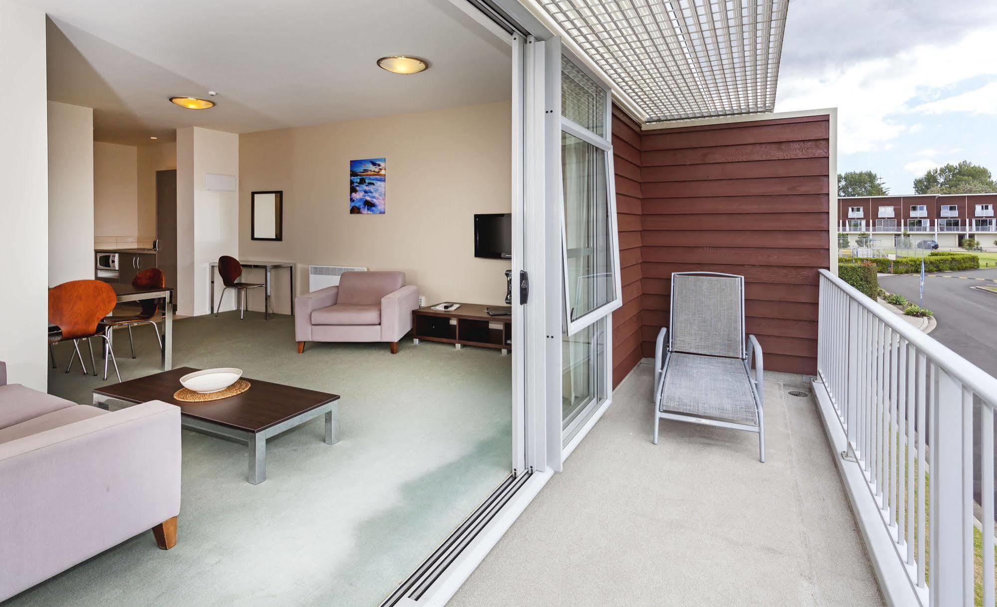 Beachside Resort Motel Whitianga Exterior photo